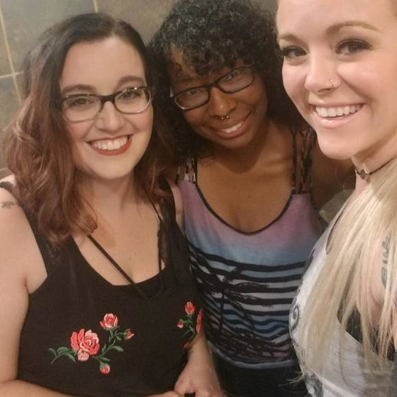 Meet your Posher, Monica - Picture 1 of 1